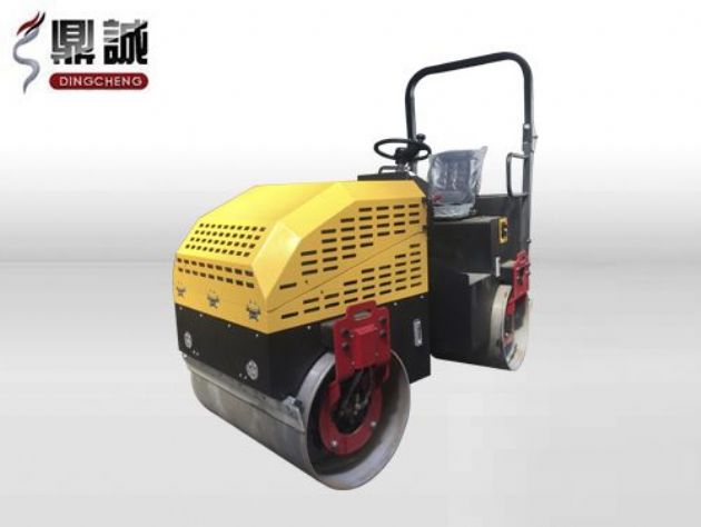 點(diǎn)擊查看詳細(xì)信息<br>標(biāo)題：2.5噸全液壓座駕式振動(dòng)壓路機(jī) 閱讀次數(shù)：13532