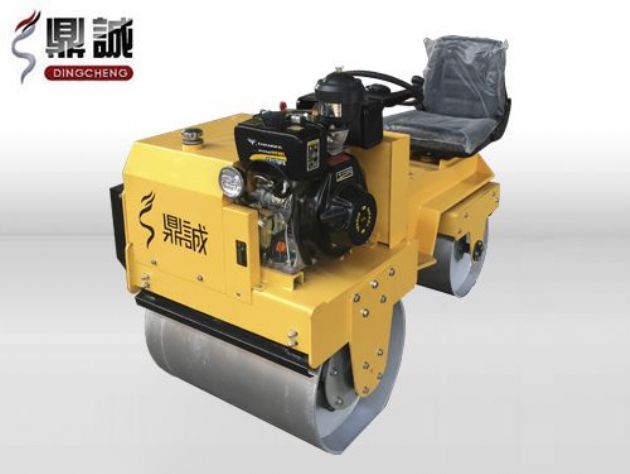 點(diǎn)擊查看詳細(xì)信息<br>標(biāo)題：DC850C座駕式壓路機(jī) 閱讀次數(shù)：14140