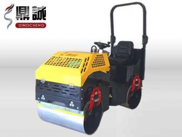 點(diǎn)擊查看詳細(xì)信息<br>標(biāo)題：1噸全液壓振動(dòng)壓路機(jī) 閱讀次數(shù)：13504